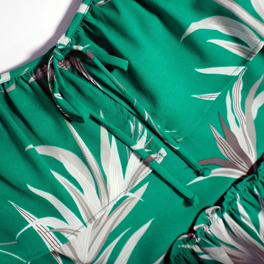 Taylor Empire Waist Mini Dress Green Tropical Palm Print Tiered Ruffle Size 0X L - Picture 4 of 9